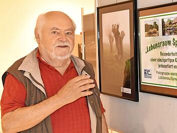 Manfred Str&ouml;hlein pflegt seit vielen Jahren Freundschaften zu Fotoclubs in ganz Europa. Foto: Uschi Prawitz