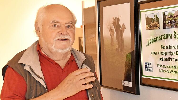 Manfred Str&ouml;hlein pflegt seit vielen Jahren Freundschaften zu Fotoclubs in ganz Europa. Foto: Uschi Prawitz