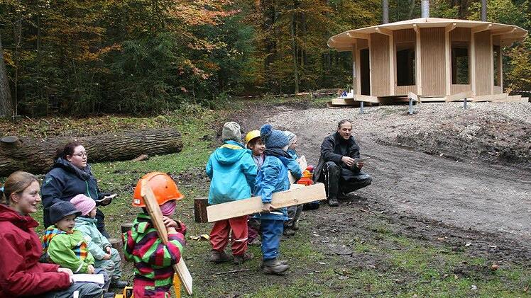 Zum Richtspruch hatten die Kinder ein Lied vorbereitet. Foto: Elke Pieger