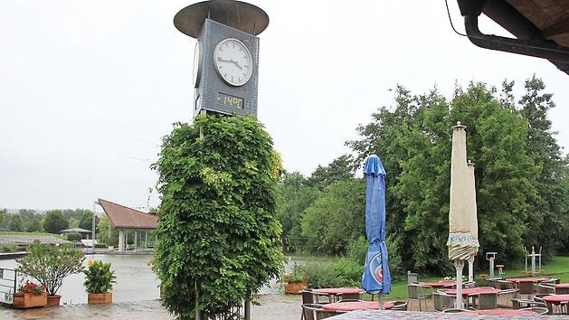 Nur 14 Grad zeigte gestern das Thermometer im Bad Staffelsteiner Kurpark an. Foto: Tobias Kindermann