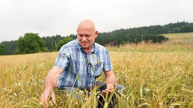 Landwirt Klaus Hanisch weiß, dass im Biolandbau die Natur die Qualitätssteuerung übernehme. Foto: Adriane Lochner