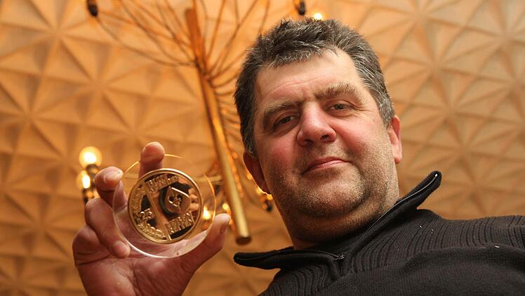 125-mal hat Klaus Kübrich in 36 Jahren Blut gespendet.  Fotos: Jan Koch
