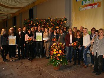 Stolz sind die Fatschenbrunner auf ihr Dorf und so reisten sie nach Rieden in der Oberpfalz, um ihre Preise im Wettbewerbs "Unser Dorf hat Zukunft - unser Dorf soll schöner werden" in Empfang zu nehmen.