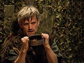 Drama um Mord und Intrigen: Szene aus der Aufführung von William Shakespeares Drama "Macbeth" durch die American Drama Group Europe im Kongresshaus.Foto: Jochen Berger