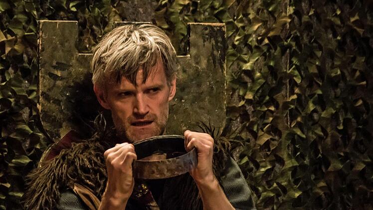 Drama um Mord und Intrigen: Szene aus der Aufführung von William Shakespeares Drama "Macbeth" durch die American Drama Group Europe im Kongresshaus.Foto: Jochen Berger