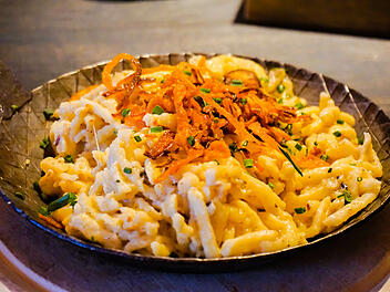 Als herzhaftes Gericht sind K&auml;sesp&auml;tzle sehr beliebt.
