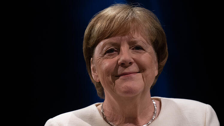 Deutscher Star-Designer wird 80 - Angela Merkel empfahl er mehr Dekolleté