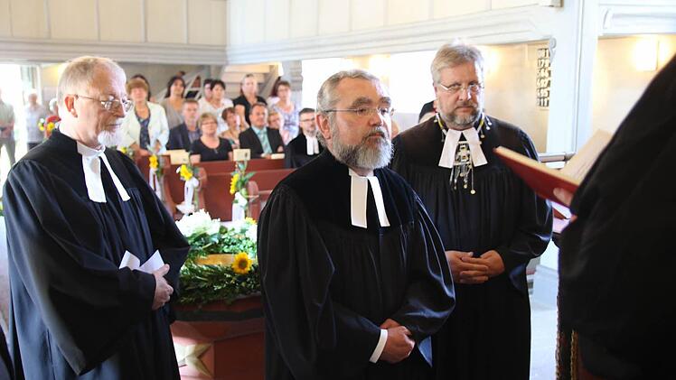 Viele Geistliche und Gemeindemitglieder wohnten dem Einführungsgottesdienst bei. Foto: Michael Stelzner