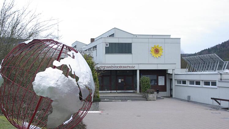Die Förderzusage für die Turnhalle der Einhard-Schule lässt noch auf sich warten.  Foto: Winfried Ehling