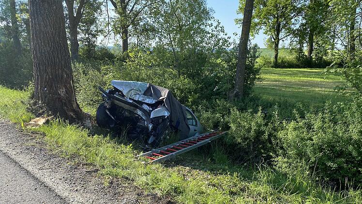 T&ouml;dlicher Verkehrsunfall in den fr&uuml;hen Morgenstunden