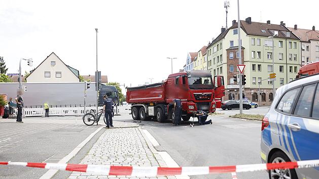 N&uuml;rnberg: Lkw erfasst E-Bike