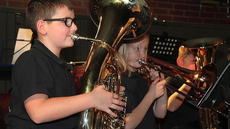 Der Nachwuchs des Musikvereins Thurnau zeigte sich mit "Little stars" und der "Big sky ouverture" und anderen Weisen in absoluter Bestform. Foto: Sonja Adam