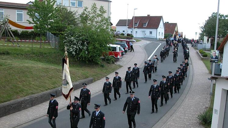 Ein langer Festzug zog in Haard durch die Ortsstraßen.Ewald Kiesel