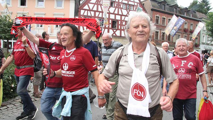 Impressionen vom Festzug der Fanclubs Foto: Sonny Adam