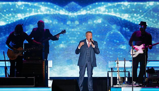 Toller Typ, tolle Band: Roland Kaiser und seine Musiker sorgten für eine ausgelassene Partystimmung auf dem Coburger Schlossplatz