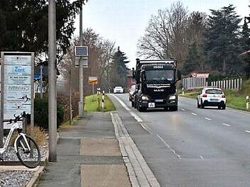 Die Freien Wähler wünschen eine Querungshilfe am westlichen Ortseingang von Niederndorf.  Foto: bp