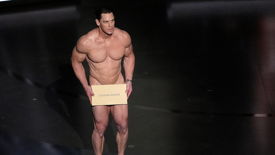 Nacktauftritt bei Oscars 2024: John Cena steht nackt auf der Bühne