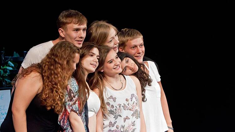 Die Theatergruppe des Gymnasiums Alexandrinum spielt am Dienstag in der Reithalle Georg Büchners Komödie "Leonce und Lena".