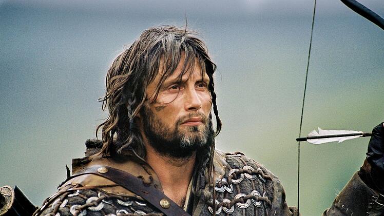 Der wilde Tristan (Mads Mikkelsen) z&auml;hlt zu K&ouml;nig Artus' Tafelrunde.