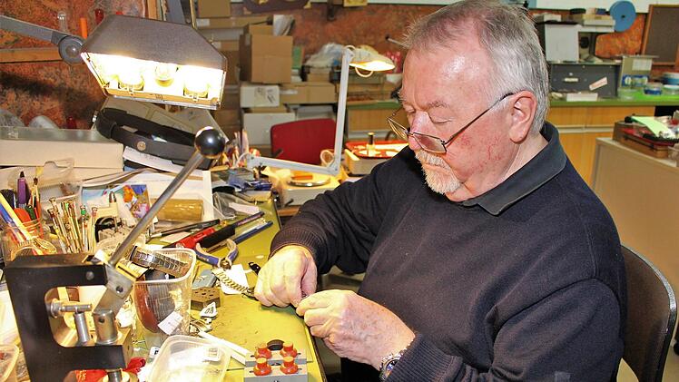 Auch am letzten Verkaufstag gab es für Jörg Müller noch einiges zu tun.  Evi Seeger