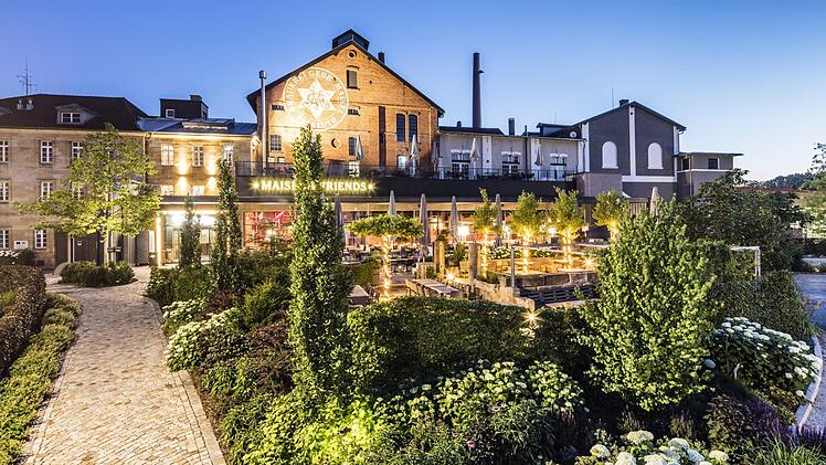 Ein Blick auf den Garten vor der Bayreuther Erlebnisgastronomie.