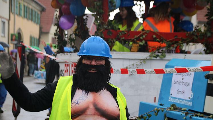 Der Bautrupp aus der Ludwigstraße kommt. Thomas Malz