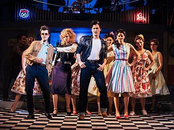 Stets ausverkauft und in der Heimatstadt der "Spider Murphy Band will man das Musical von Matthias Straub auch sehen: "A Spider Murphy Story" war und bleibt ein riesiges Vergnügen im Landestheater Coburg. Sebastian Buff