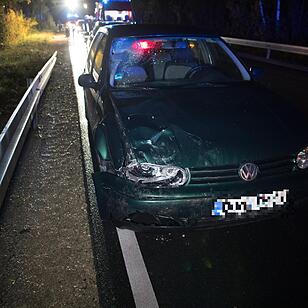 Rollerfahrer wird von Auto erfasst und stirbt