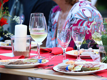 Sommerach: "Erleben & Genießen“ - Tag der offenen Höfe lädt zum Schlemmen und Bestaunen ein Sommerach: "Erleben & Genießen“ - Tag der offenen Höfe lädt zum Schlemmen und Bestaunen ein