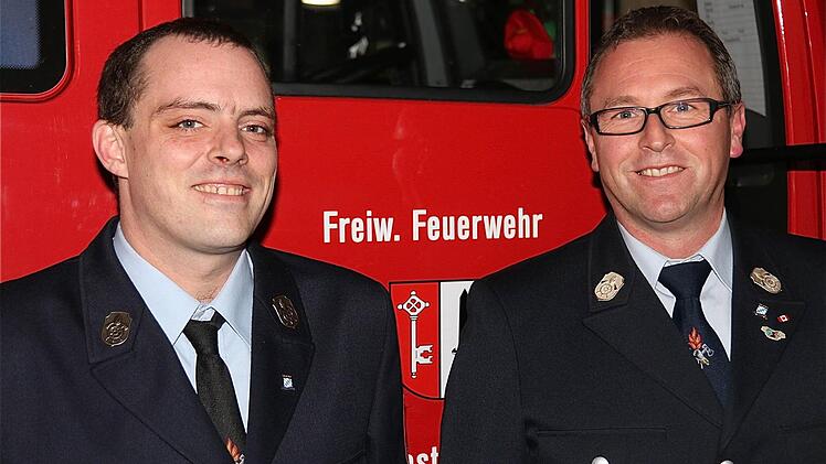 Der neue zweite Kommandant Manuel Schelp (links)  Foto: Gerd Schaar