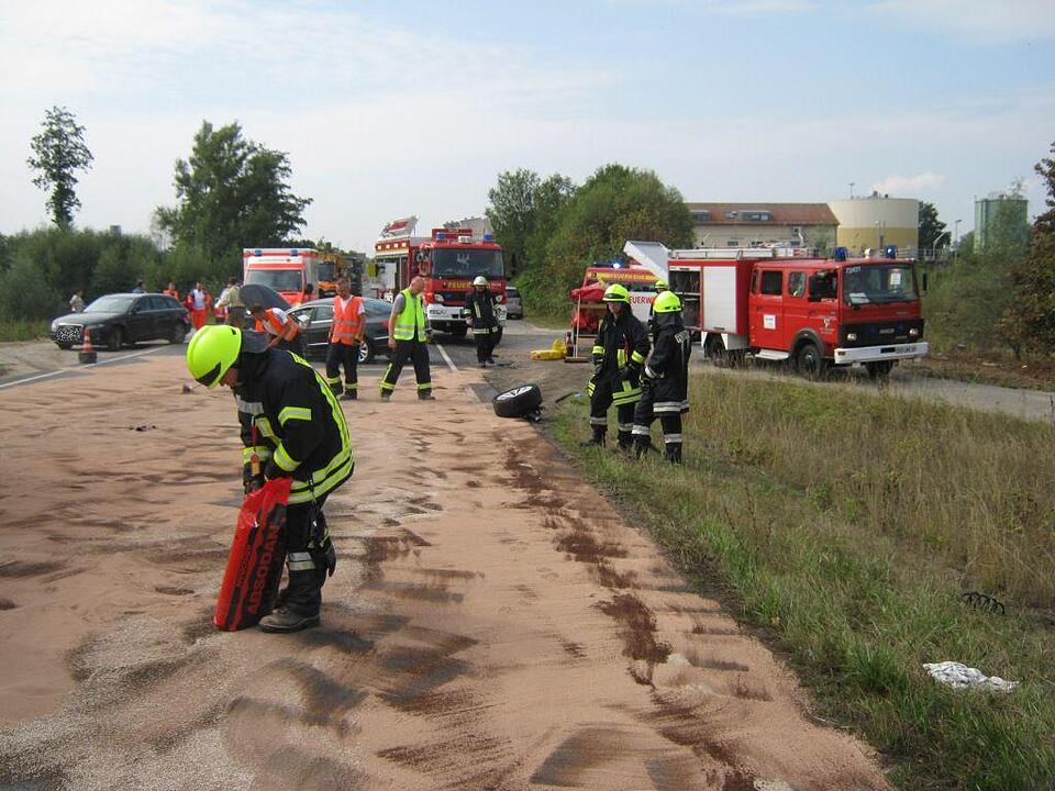 Lebensgefährlich verletzt: Frau gerät bei Baiersdorf in Gegenverkehr