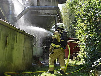 Bayreuth: Feuer in metallverarbeiteten Betrieb
