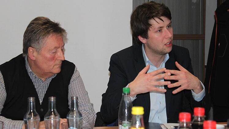 Roberto Bauer (links) wünscht sich eine Vision für Lichtenfels, Steffen Hofmann (rechts) will als neuer City-Manager Erfolgsrezepte finden. Das versprach er bei seiner Vorstellung. Foto: Markus Häggberg