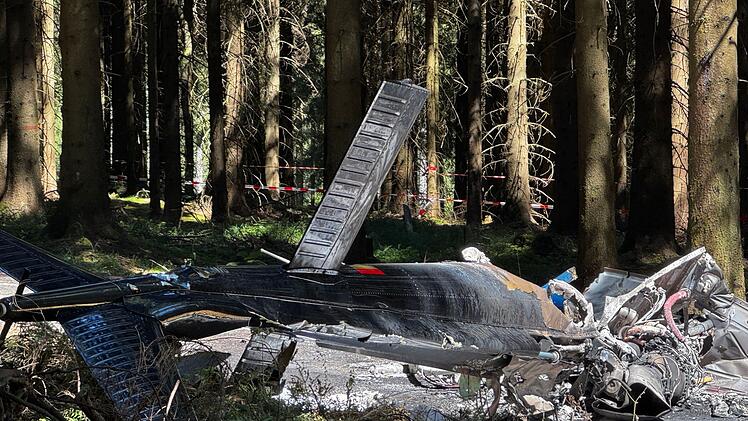 Hubschrauber bei Sehmatal abgest&uuml;rzt