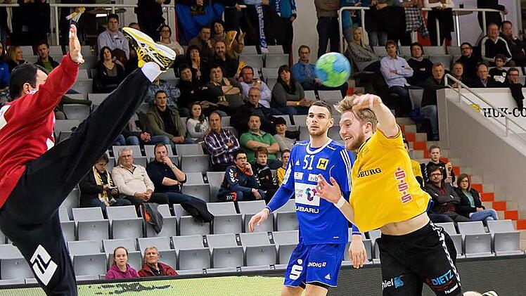 Lukas Wucherpfenning erzielt eines seiner vier Tore gegen Eisenach.