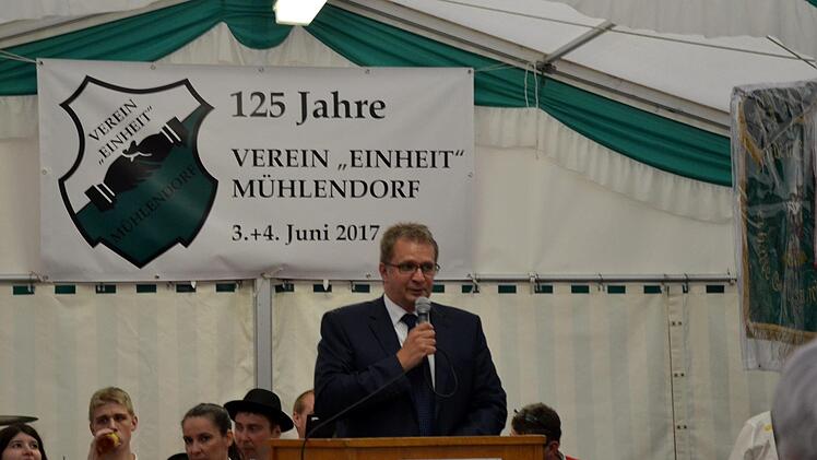 Stegaurachs Bürgermeister Thilo Wagner (FW-FL) bei seiner Festansprache Foto: Andrea Spörlein