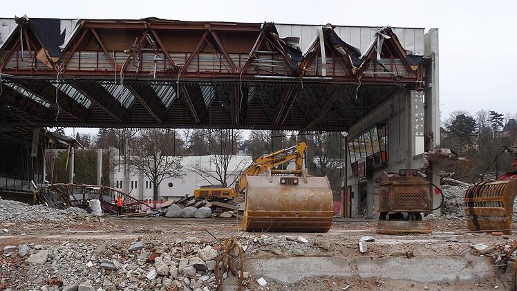 Impressionen vom Abriss der Coburger Angerhalle: 13. FeburarFoto: Jochen Berger