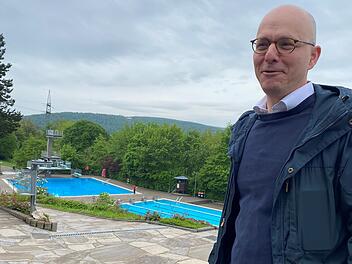 Bad Kissingen: Terrassenschwimmbad startet in Saison - und erweitert sein Angebot - "neue Attraktion"