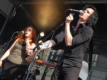 Petty Tyrant konnte noch rocken.Für die Band NullDB war der Abend nach nur 20 Minuten war gelaufen. Foto: Manuel Stark