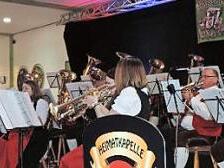 Die Heimatkapelle Ziegelanger bestritt den Auftakt des Konzerts.