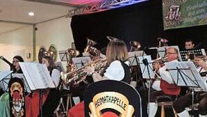 Die Heimatkapelle Ziegelanger bestritt den Auftakt des Konzerts.