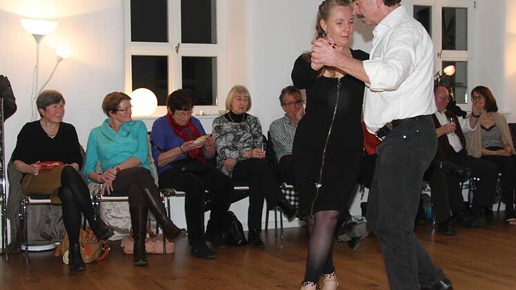 Passionierte Tänzer wagten sich auch nach dem Konzert von Clementina auf die Tanzfläche. Foto: Sonja Adam