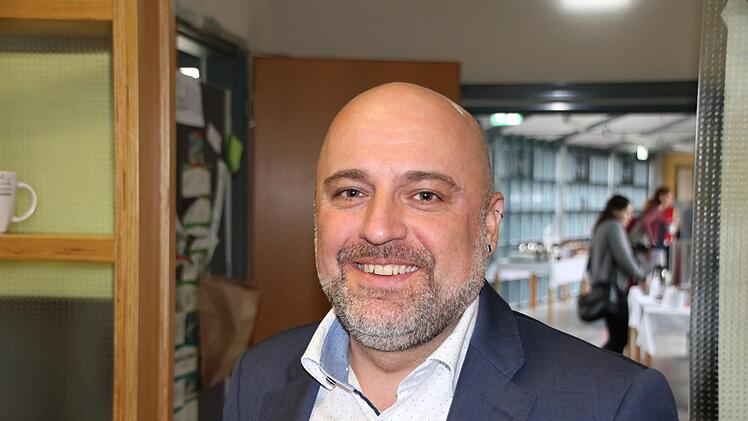 "Wichtig war uns, Mut zu machen, neue Wege zu gehen und neue Ideen zu denken", sagt Ralf Sauer. Der Bildungsreferent auf dem Volkersberg moderierte unter anderem die Diskussion mit den 150 Teilnehmern. "Leider ist es bei vielen verpönt, Lobby-Arbeit zu machen, sich zu überlegen, wer meine Arbeit unterstützt, oder vor allem über Erfolge zu reden", berichtet er aus der kirchlichen Jugendarbeit. Umso wichtiger seien Themen und Innovation und Außenwirkung.rr