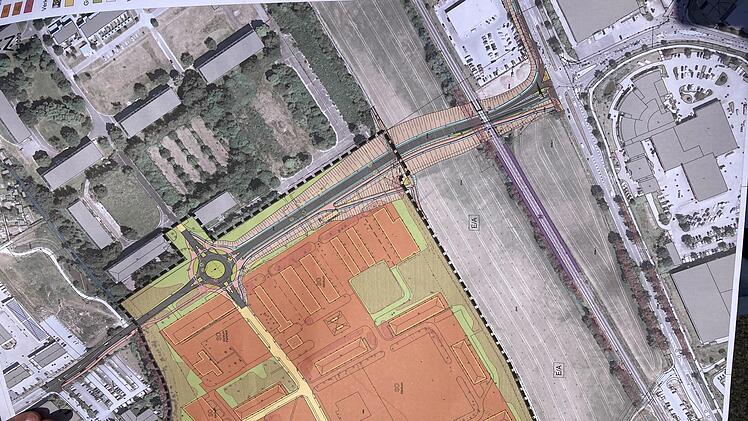 Ein Blick auf den Plan: Der Verkehrsknotenpunkt wird beim Landratsamt eingerichtet. Von der Neustadter Straße führt eine neue Straße zum Klinikum aufs ehemalige BGS-Gelände.
