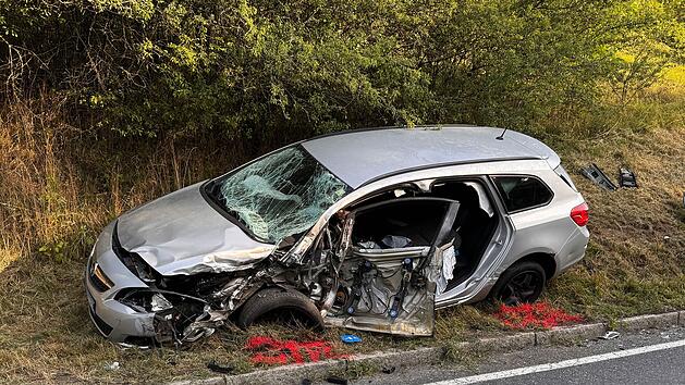 Zwei Verletzte bei Unfall auf B173 im Kreis Kronach