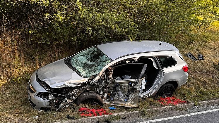 Zwei Verletzte bei Unfall auf B173 im Kreis Kronach
