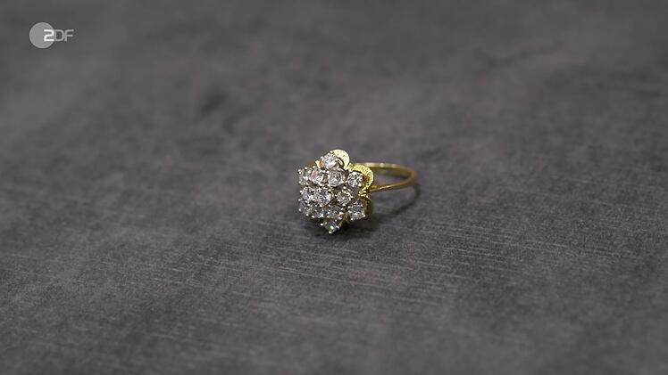 Als weiteres Objekt der Sendung wurde ein Ring von Wendela Horz in den 1970er Jahren datiert. Der Wunschpreis f&uuml;r den Schmuck aus 585er Gold mit einem Karat Diamanten lag bei 800 Euro, die Expertin sch&auml;tzte ihn auf 500 Euro wegen leichter Sch&auml;den. Am Ende zahlte Susanne Steiger dennoch 800 Euro f&uuml;r den funkelnden Ring.