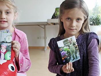 Antonia Kreutzer und Sophia Guhling sind die Gewinner des Altstadtvereins-Fotowettbewerbs. Es fehlt Leni Martin. Foto: Heike Beudert