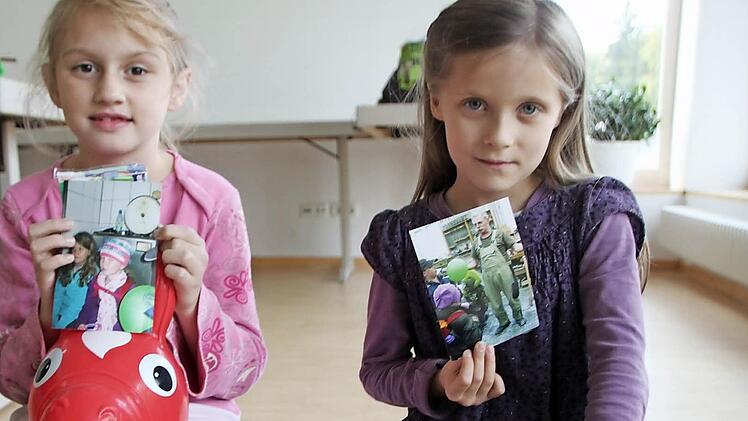 Antonia Kreutzer und Sophia Guhling sind die Gewinner des Altstadtvereins-Fotowettbewerbs. Es fehlt Leni Martin. Foto: Heike Beudert