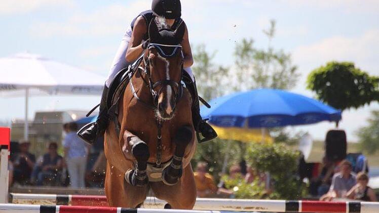 Impressionen vom Reitturnier in Detter. Foto: Sebastian Schmitt